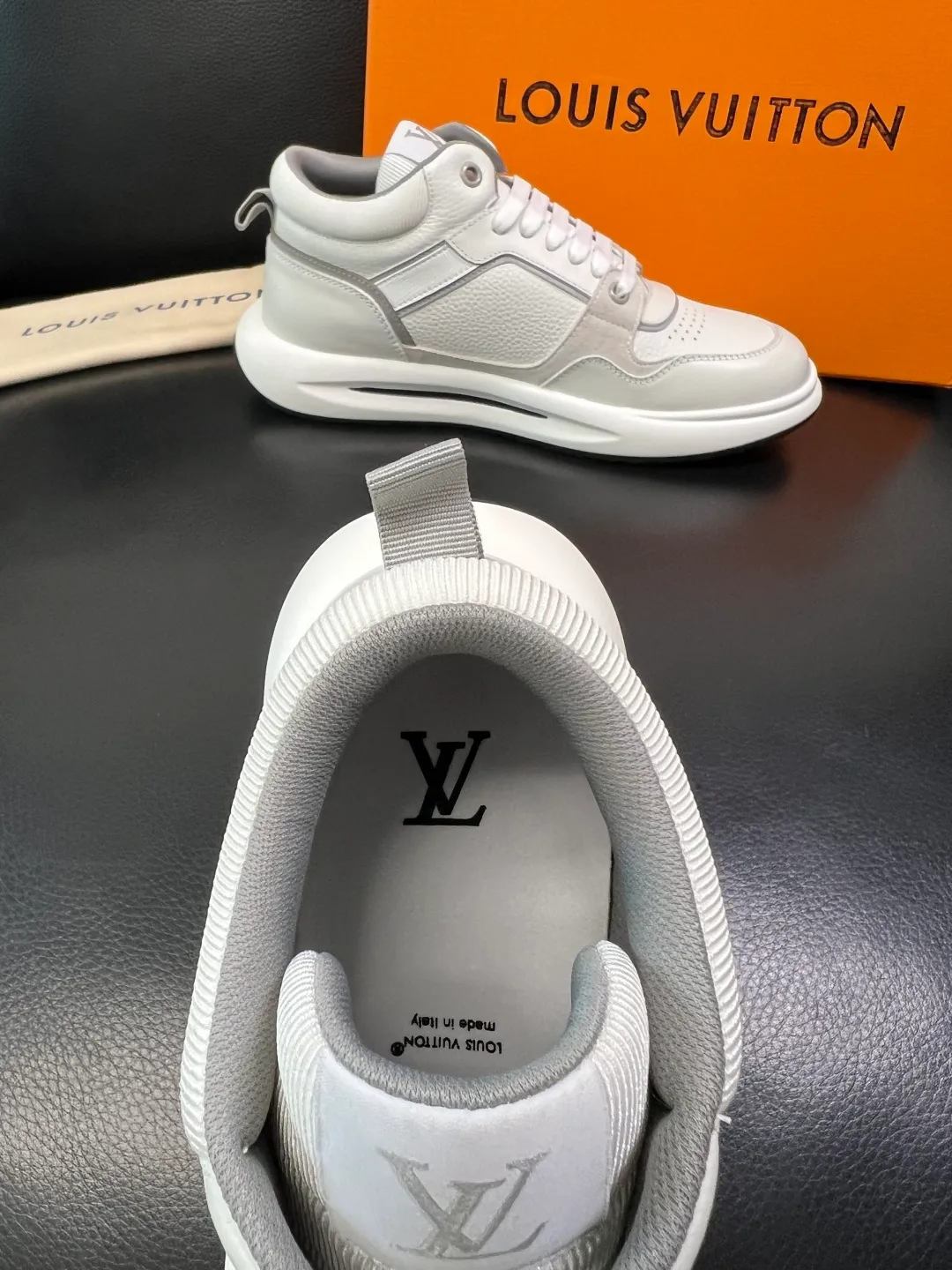 Men's shoes 💰820 Lv high quality top crafts Louis Vuitton, sports sneakers counter synchronization, uppers imported from Italy, high quality splicing colorful complex crafts, imported mesh pads soft and comfortable, soles: original soles specially provided by the original factory, T men's shoes 💰U exclusive movable molded soles super comfortable, original factory single goods, code number 39-44 (customized 38 45)